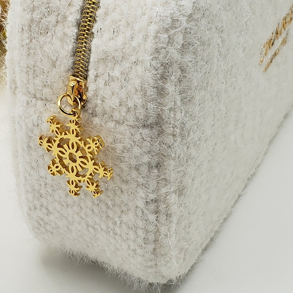 Authentic Chanel Cosmetic Bag White Gold - Picture 4 of 10